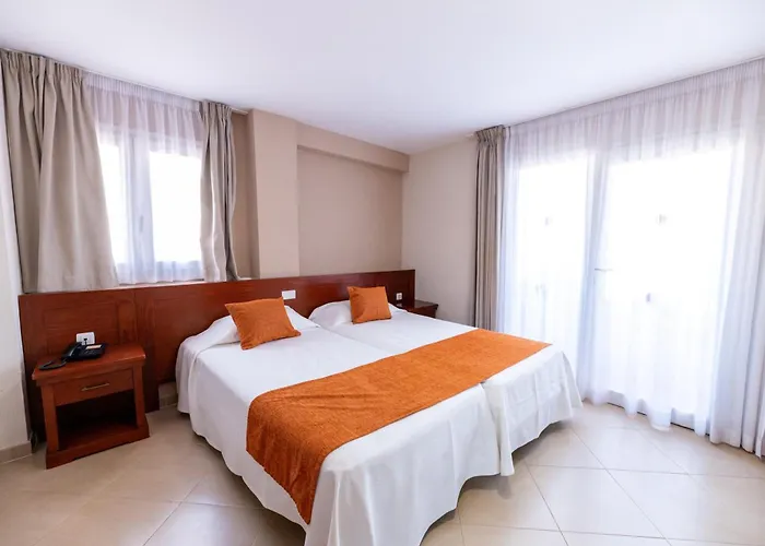 アパートホテル Vista Sur 4*